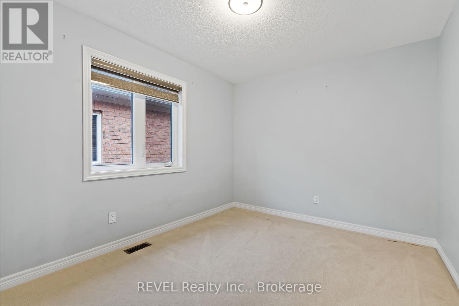32 Sparkle Drive, Thorold (Rolling Meadows), ON - Indoor Photo Showing Other Room