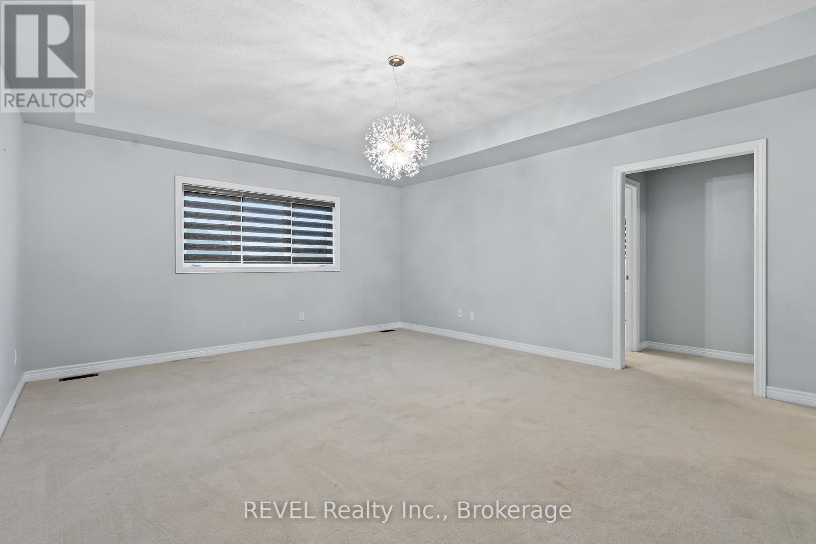 32 Sparkle Drive, Thorold (Rolling Meadows), ON - Indoor Photo Showing Other Room