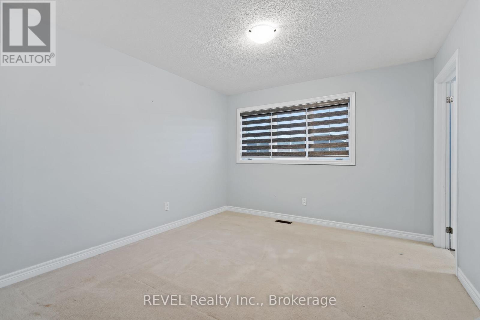 32 Sparkle Drive, Thorold (Rolling Meadows), ON - Indoor Photo Showing Other Room