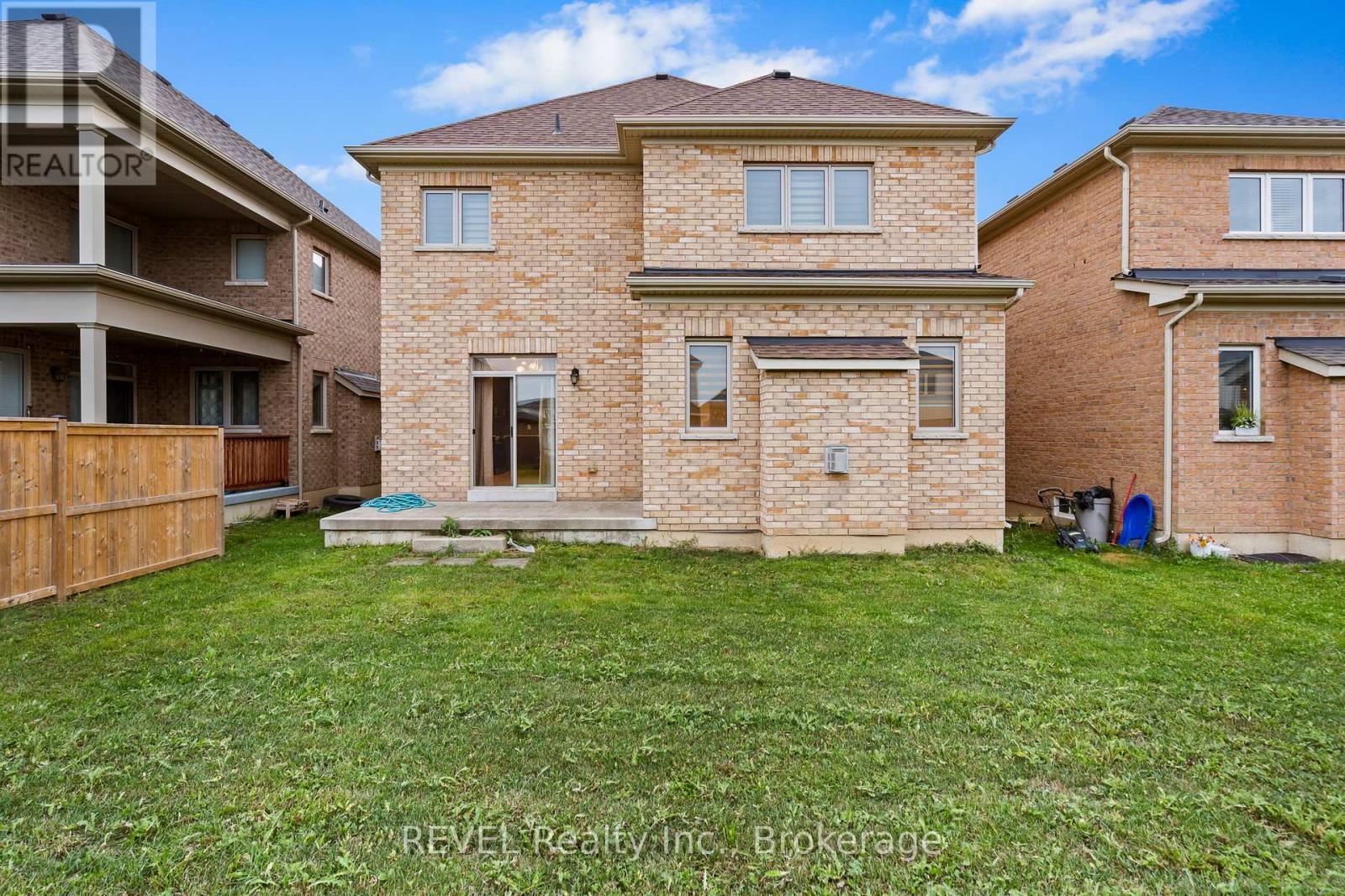 32 Sparkle Drive, Thorold (Rolling Meadows), ON - Outdoor With Exterior