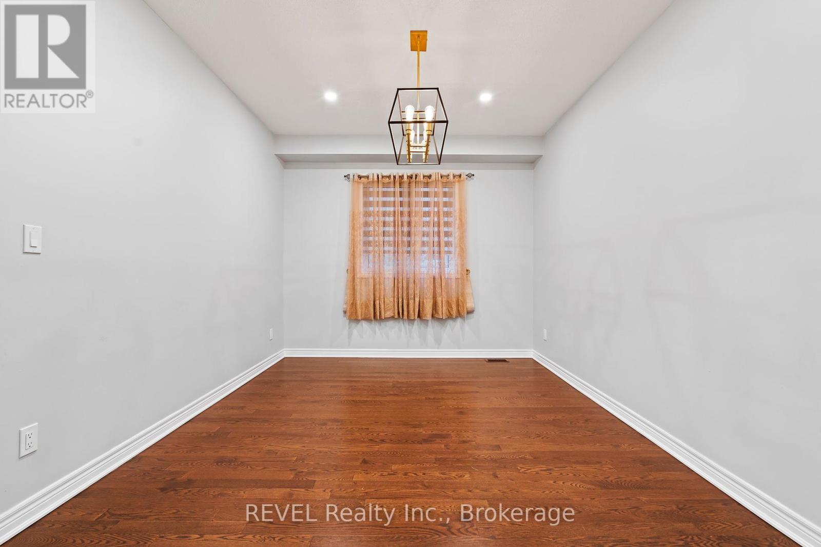 32 Sparkle Drive, Thorold (Rolling Meadows), ON - Indoor Photo Showing Other Room