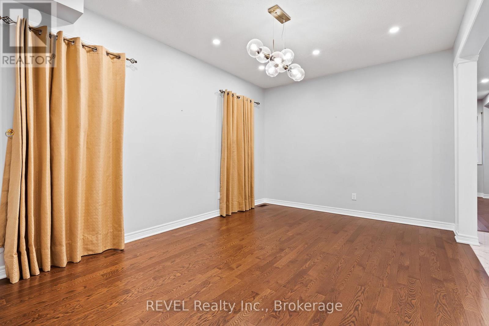 32 Sparkle Drive, Thorold (Rolling Meadows), ON - Indoor Photo Showing Other Room