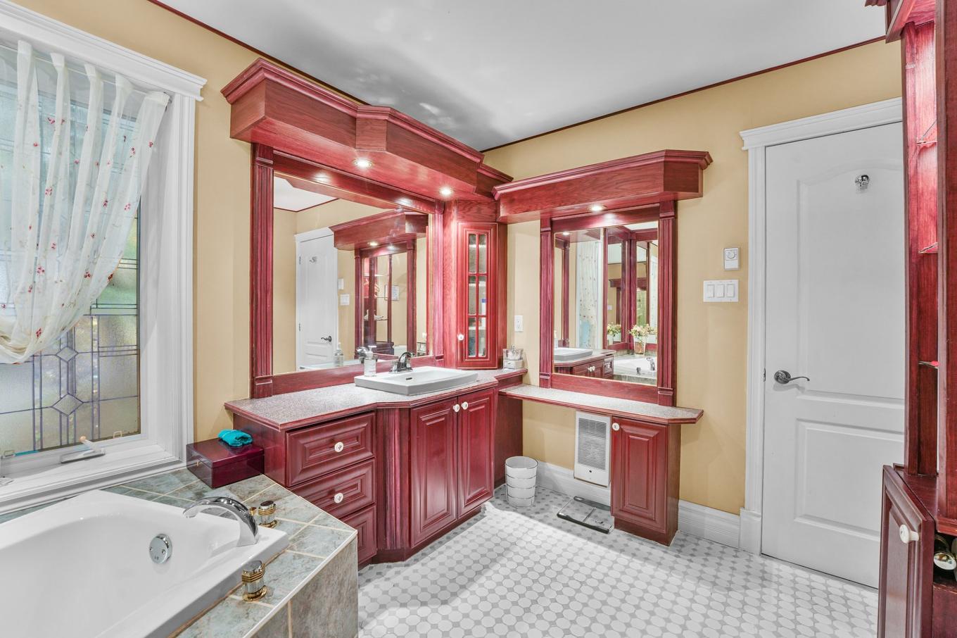 Salle de bains - 21 Rue Du Domaine-Dancoste, Sainte-Marguerite-Du-Lac-Masson, QC - Indoor Photo Showing Bathroom