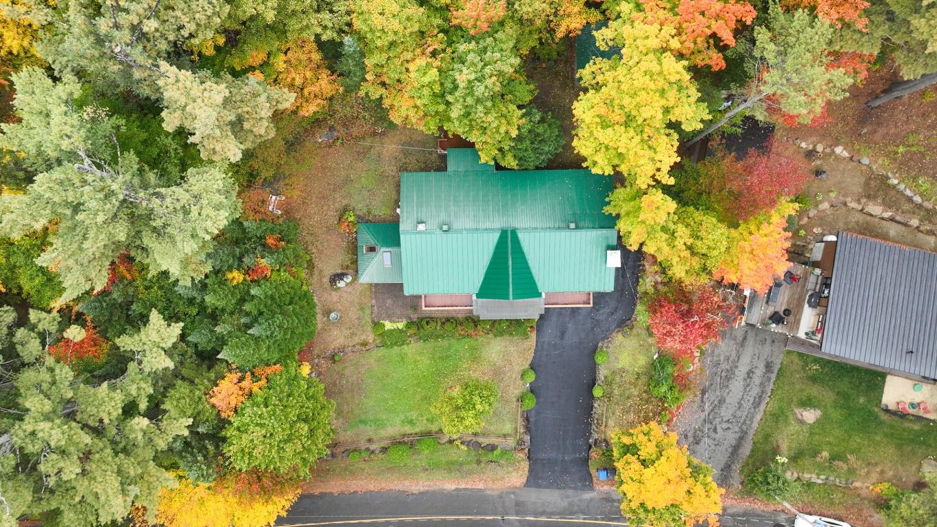 Photo aérienne - 21 Rue Du Domaine-Dancoste, Sainte-Marguerite-Du-Lac-Masson, QC - Outdoor