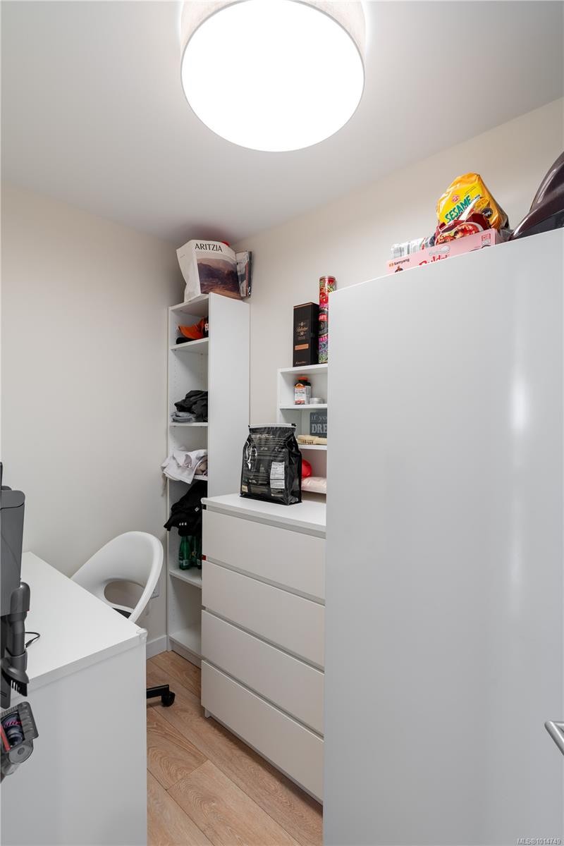 202-1588 North Dairy Rd, Saanich, BC - Indoor