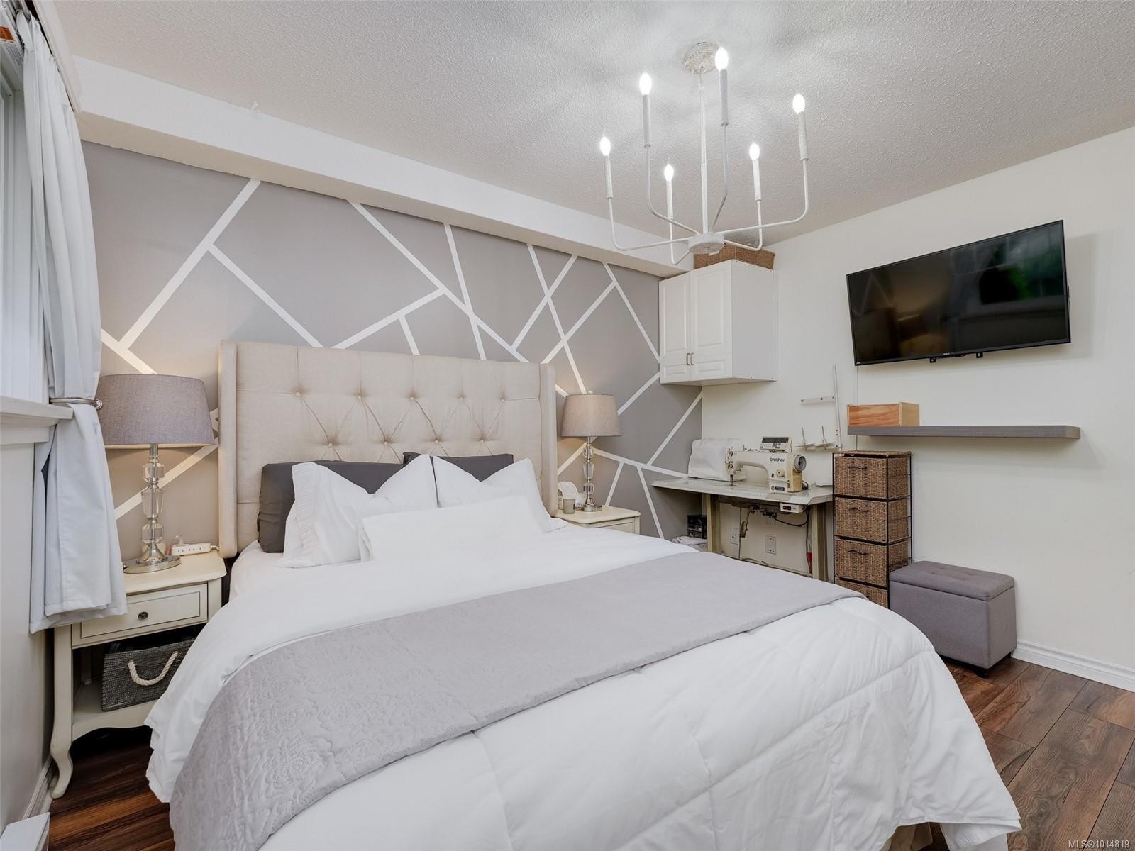 2-1956 Glenidle Rd, Sooke, BC - Indoor Photo Showing Bedroom