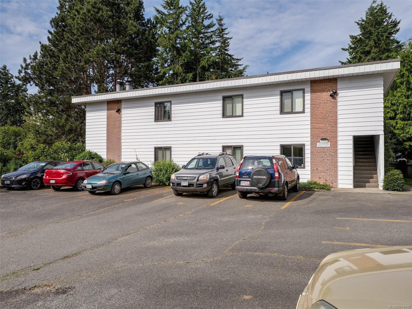 2-1956 Glenidle Rd, Sooke, BC - Outdoor