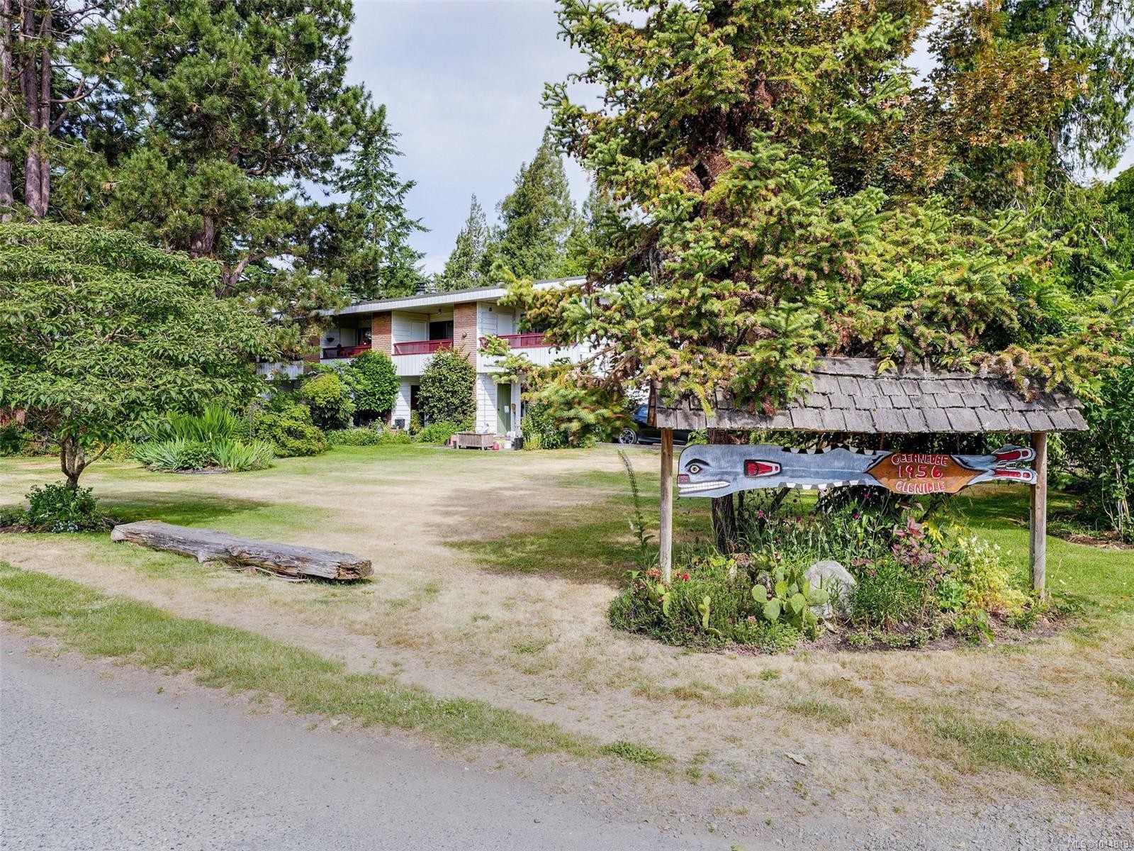 2-1956 Glenidle Rd, Sooke, BC - Outdoor