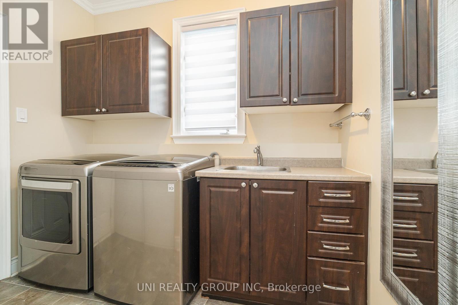 454 Cavesson Street, Ottawa, ON - Indoor Photo Showing Laundry Room