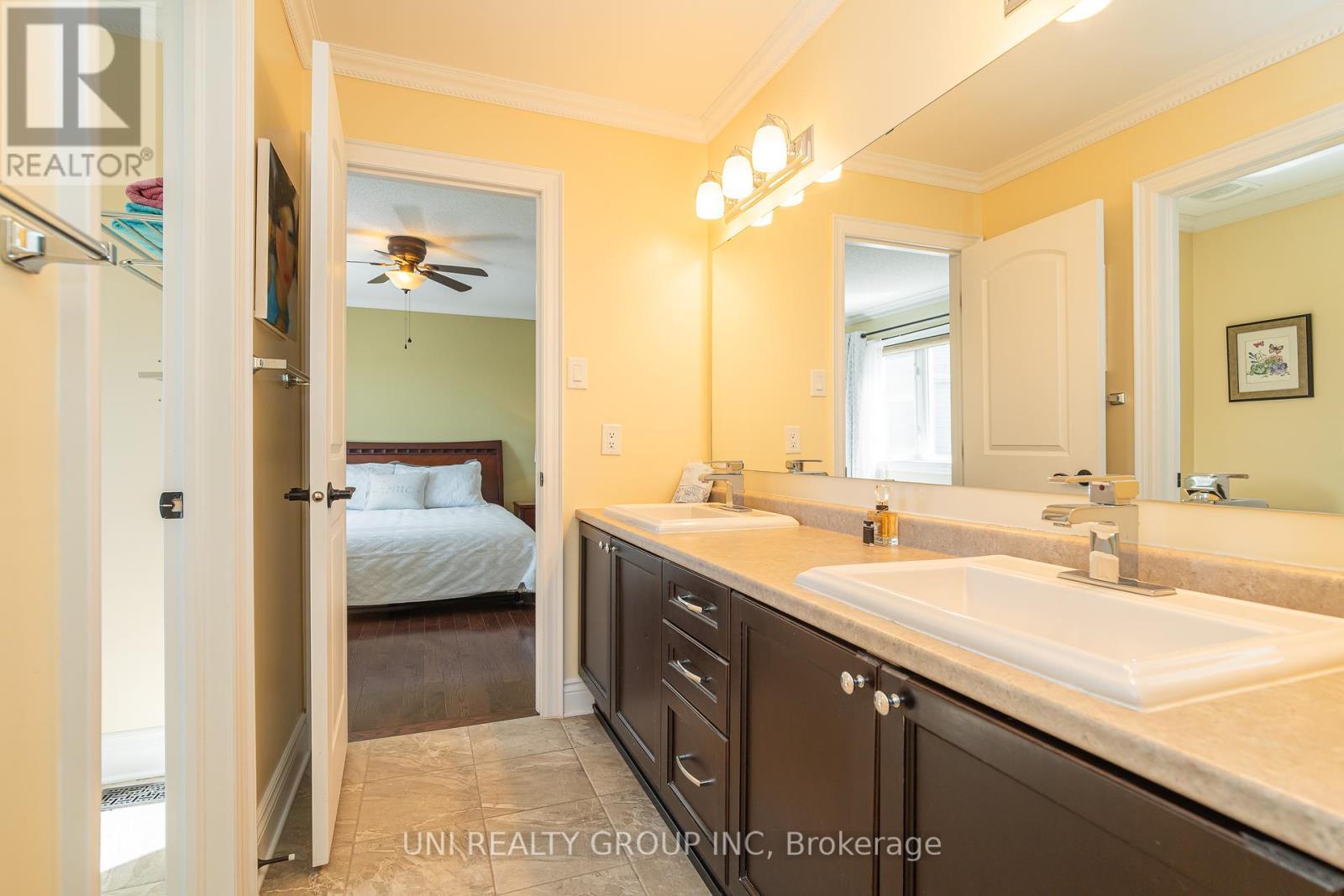 454 Cavesson Street, Ottawa, ON - Indoor Photo Showing Bathroom