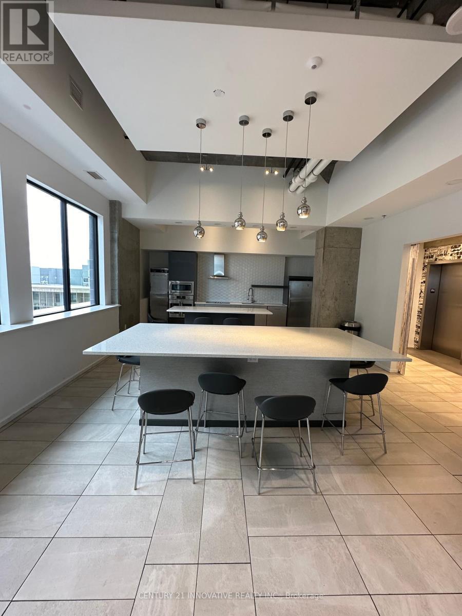 1517 - 105 Champagne Avenue S, Ottawa, ON - Indoor Photo Showing Kitchen