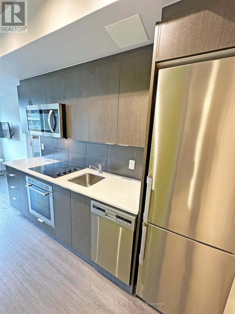 1517 - 105 Champagne Avenue S, Ottawa, ON - Indoor Photo Showing Kitchen With Stainless Steel Kitchen With Upgraded Kitchen