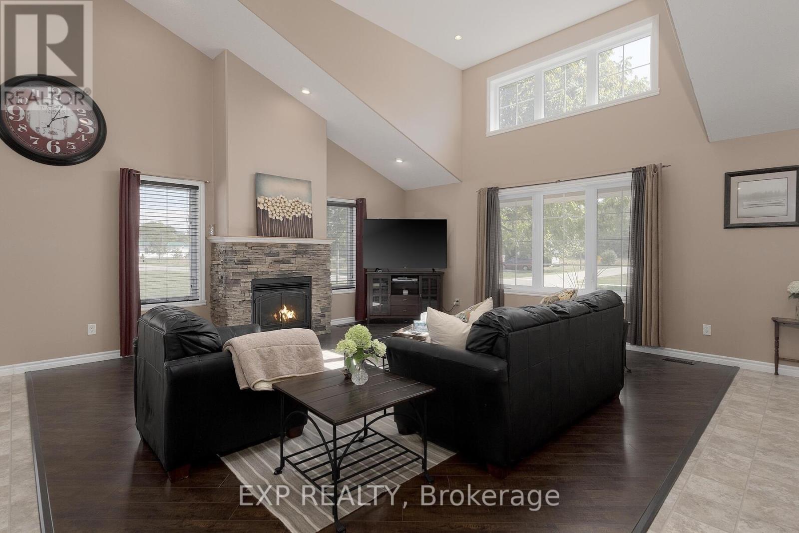 38 Fulton Street, Bayham (Vienna), ON - Indoor Photo Showing Living Room With Fireplace