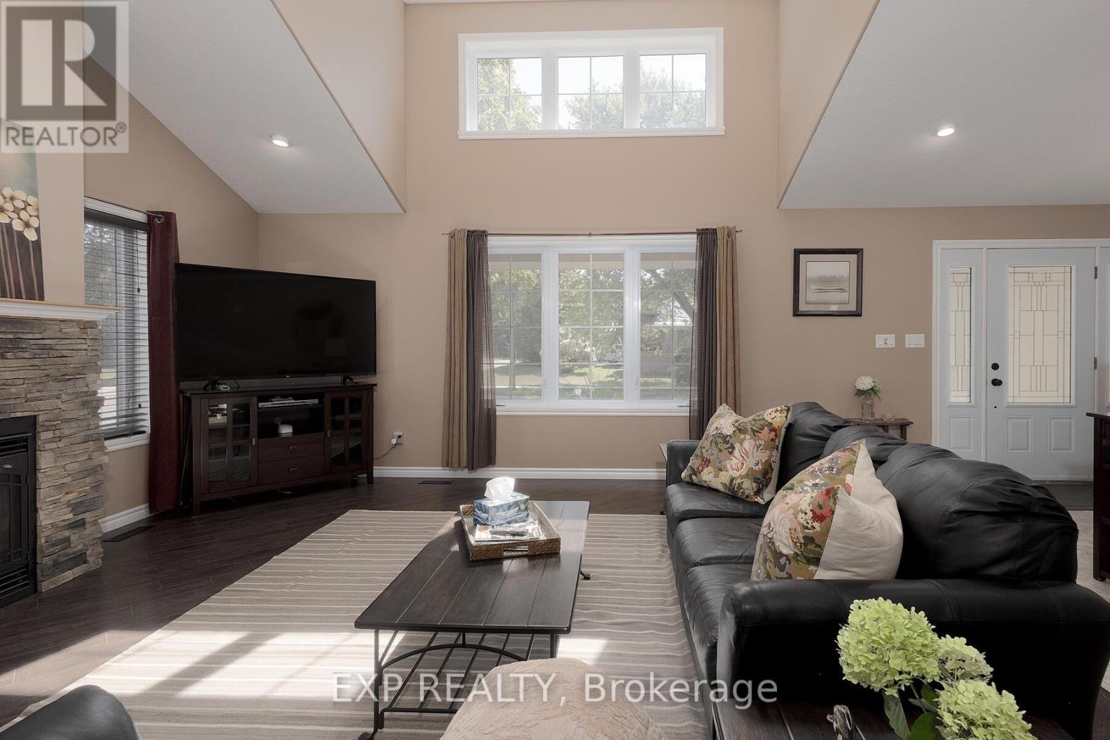 38 Fulton Street, Bayham (Vienna), ON - Indoor Photo Showing Living Room With Fireplace