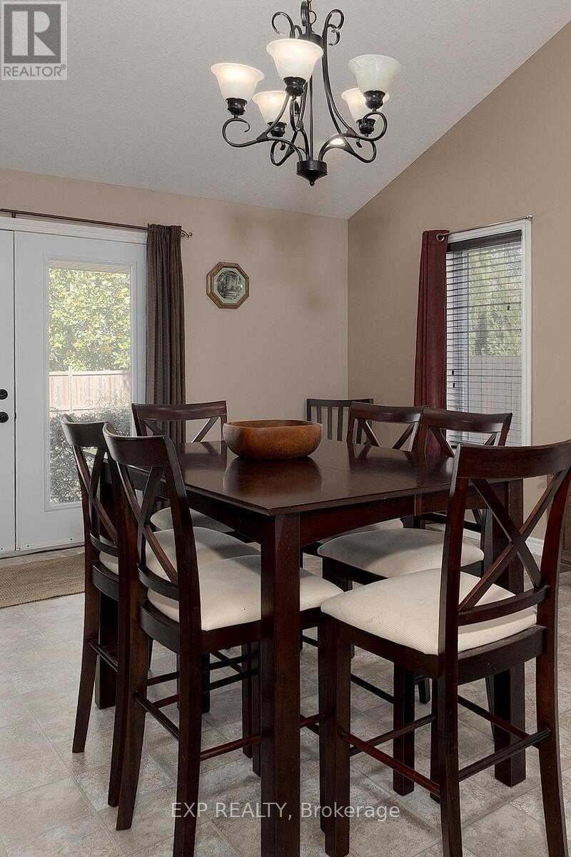 38 Fulton Street, Bayham (Vienna), ON - Indoor Photo Showing Dining Room