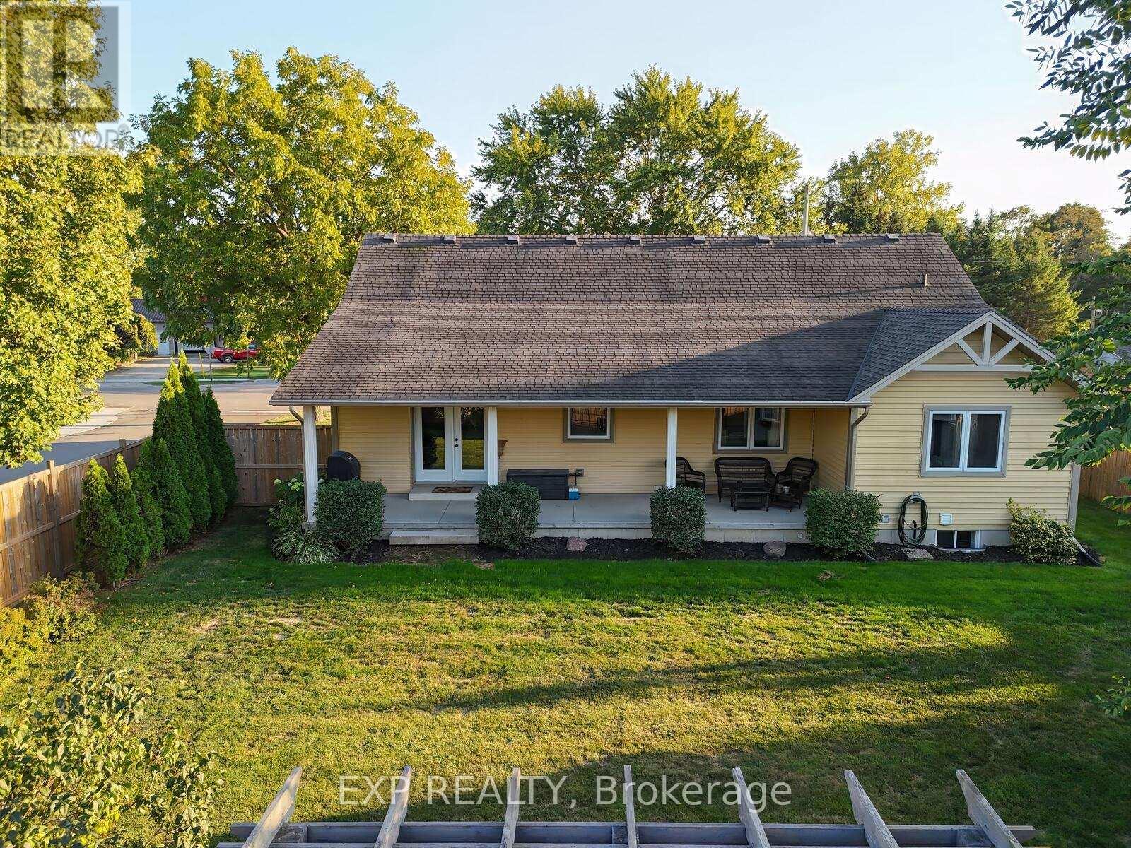 38 Fulton Street, Bayham (Vienna), ON - Outdoor With Facade