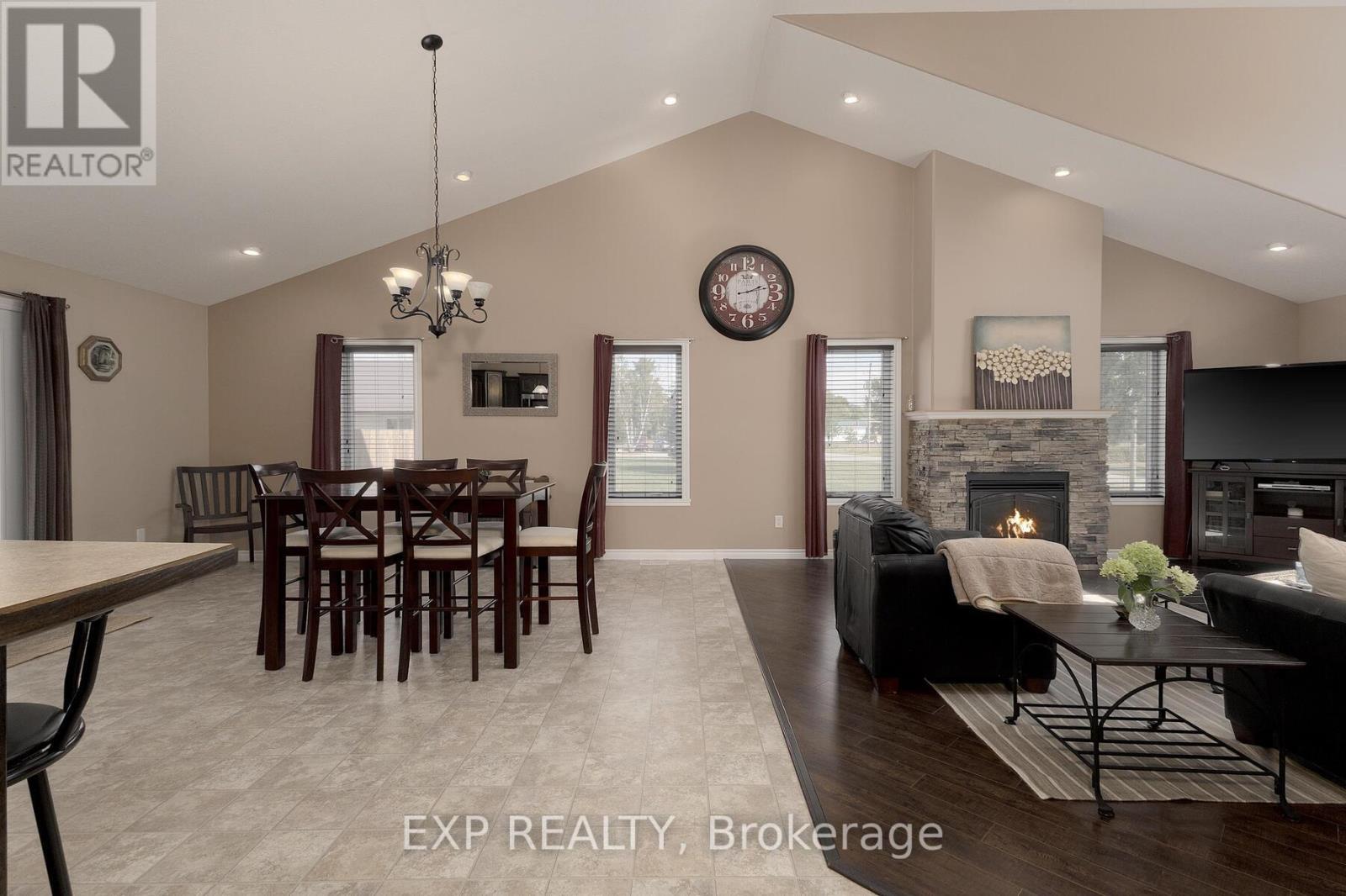 38 Fulton Street, Bayham (Vienna), ON - Indoor Photo Showing Dining Room With Fireplace
