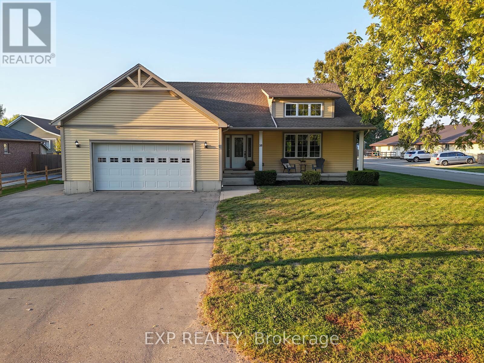 38 Fulton Street, Bayham (Vienna), ON - Outdoor With Facade