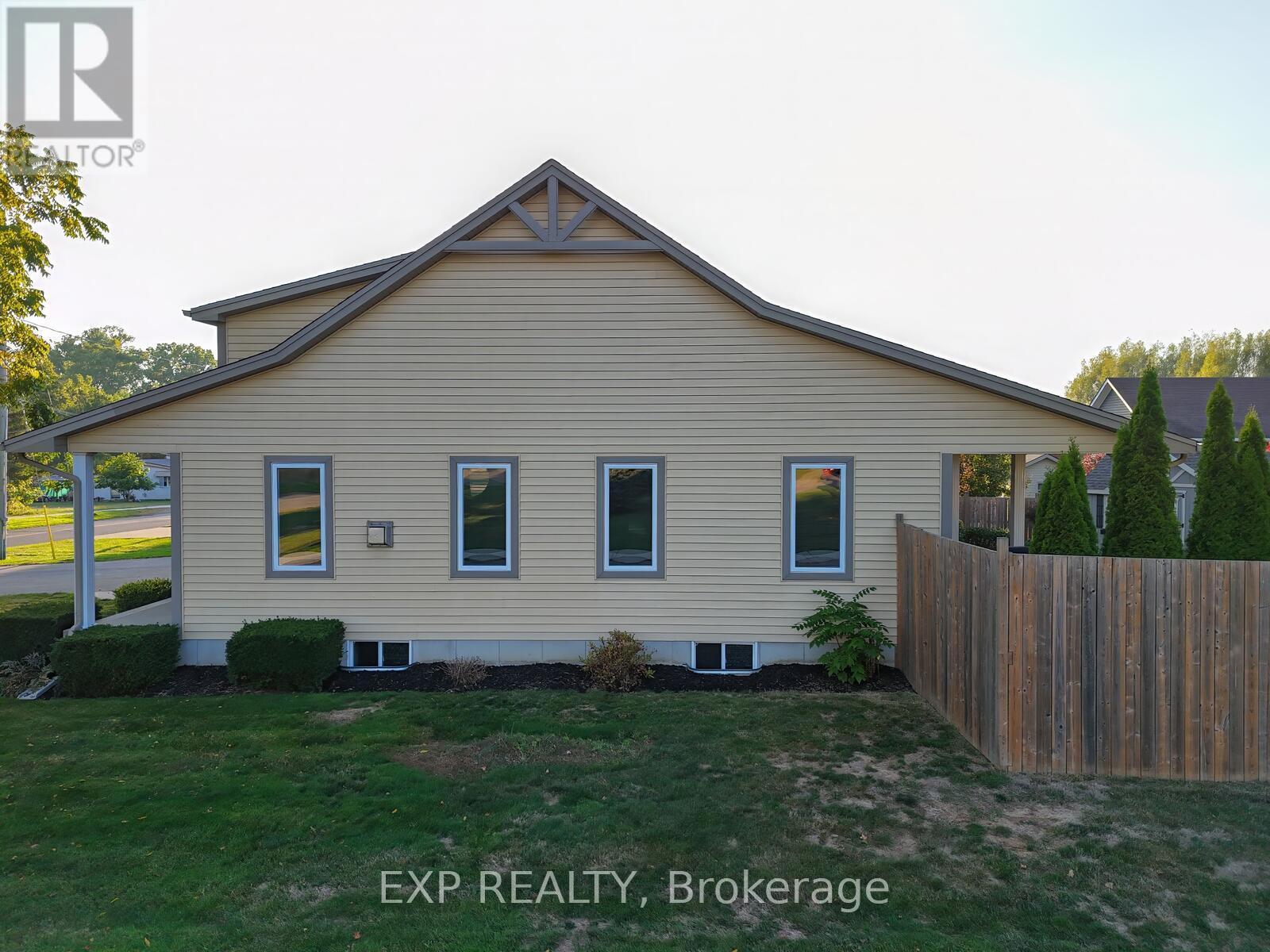 38 Fulton Street, Bayham (Vienna), ON - Outdoor