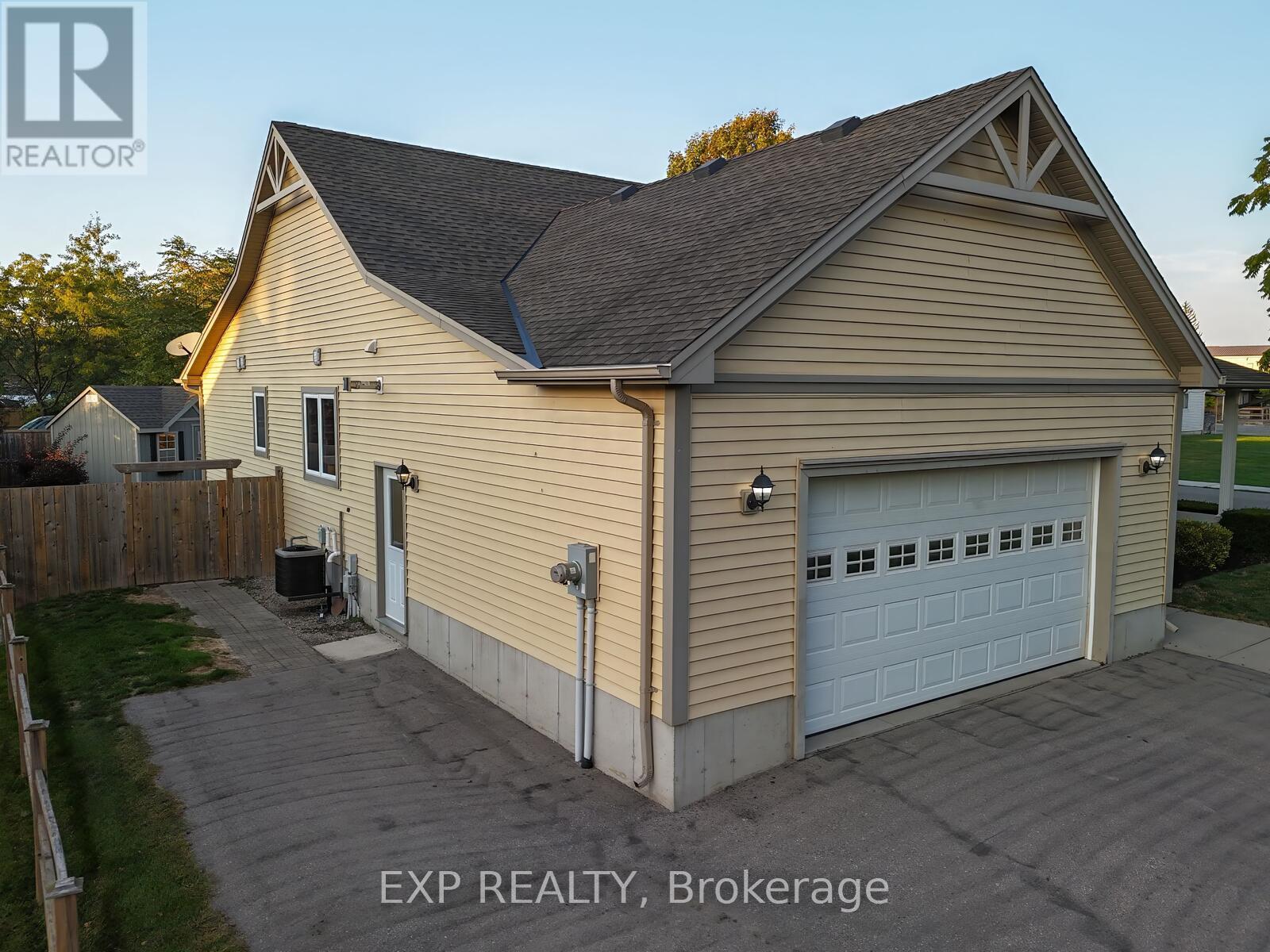 38 Fulton Street, Bayham (Vienna), ON - Outdoor With Exterior