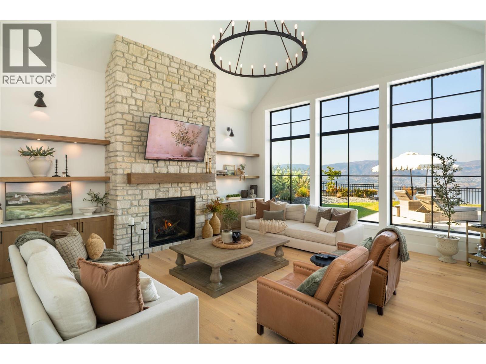 5635 Upper Mission Court, Kelowna, BC - Indoor Photo Showing Living Room With Fireplace