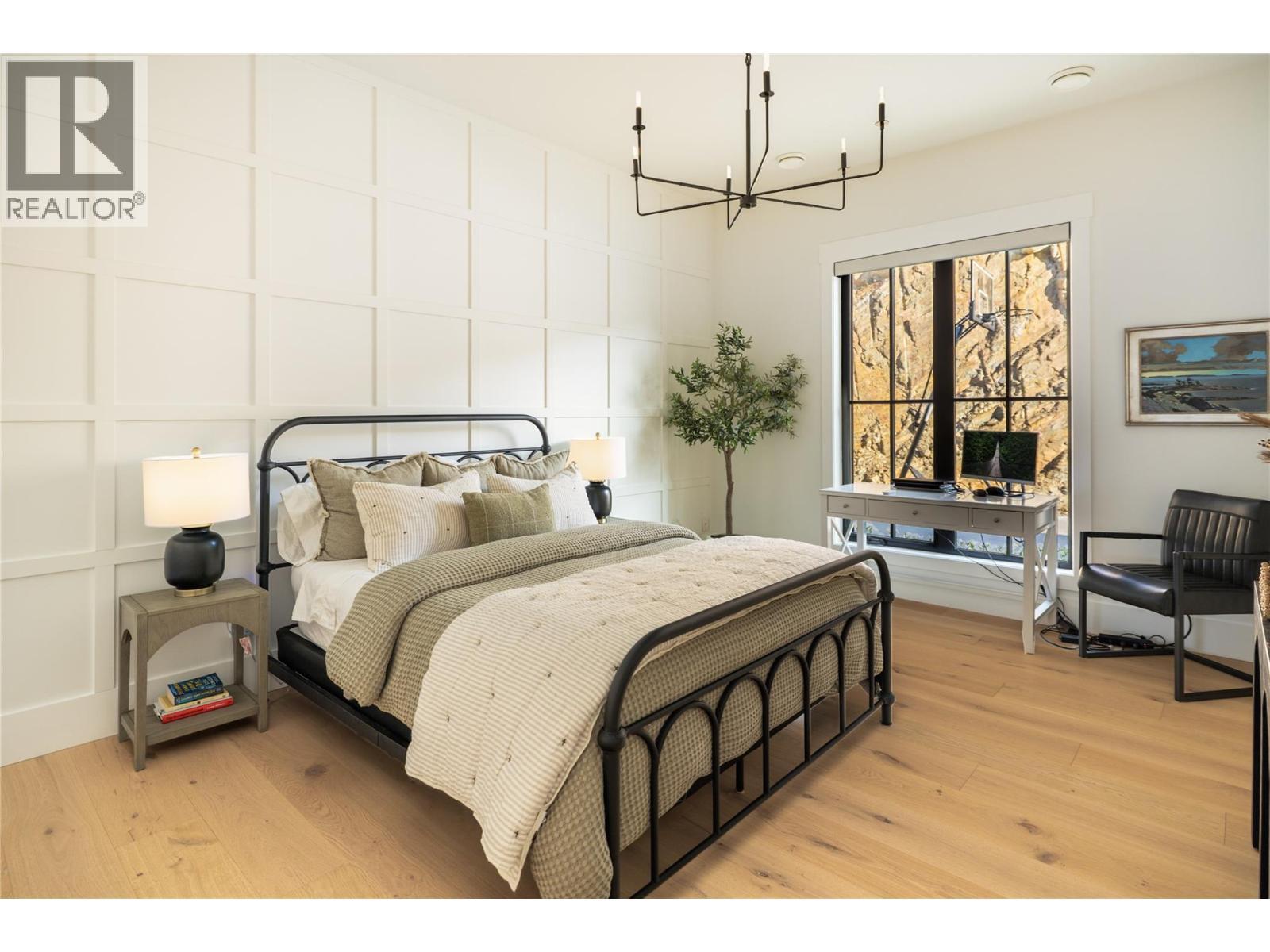 5635 Upper Mission Court, Kelowna, BC - Indoor Photo Showing Bedroom