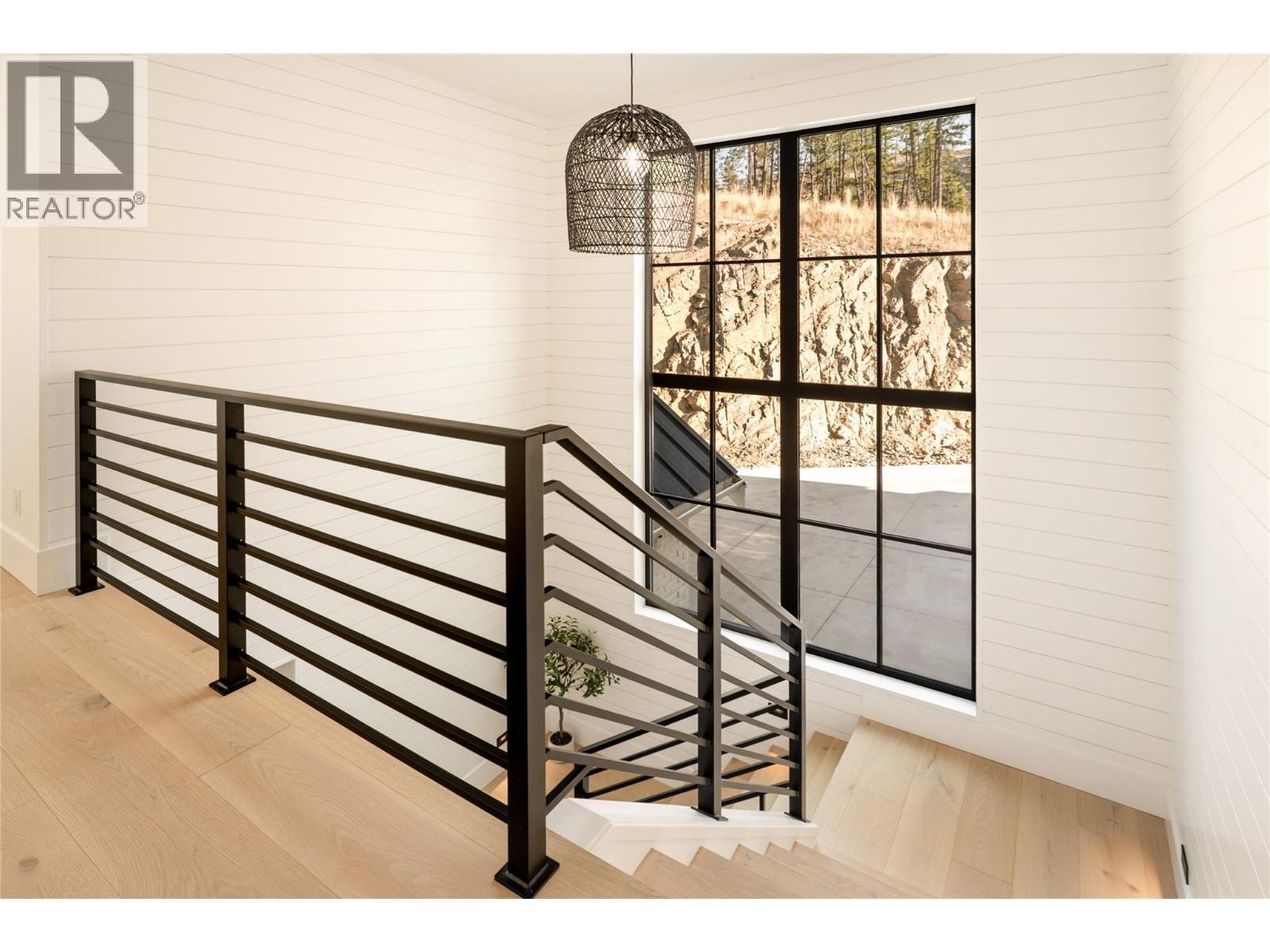 5635 Upper Mission Court, Kelowna, BC - Indoor Photo Showing Other Room