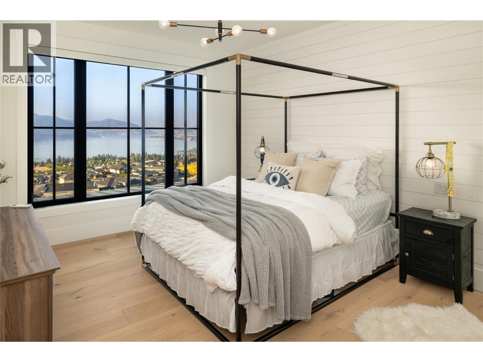 5635 Upper Mission Court, Kelowna, BC - Indoor Photo Showing Bedroom