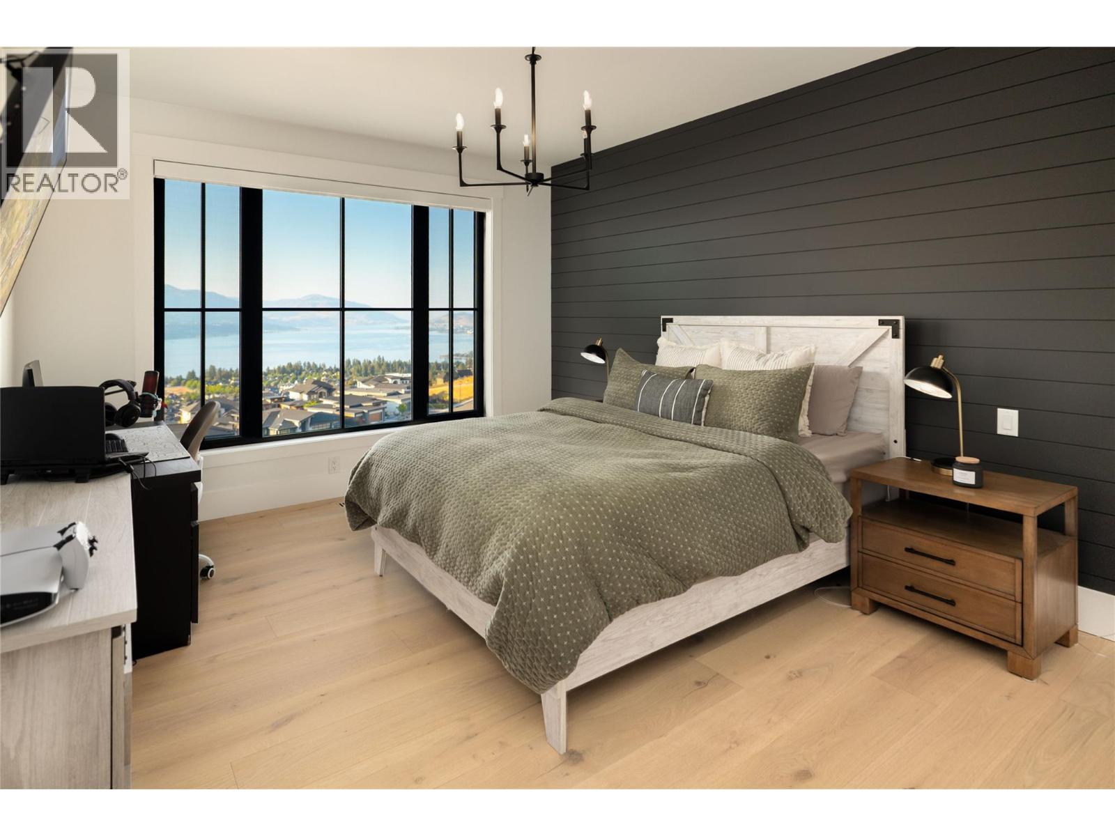 5635 Upper Mission Court, Kelowna, BC - Indoor Photo Showing Bedroom