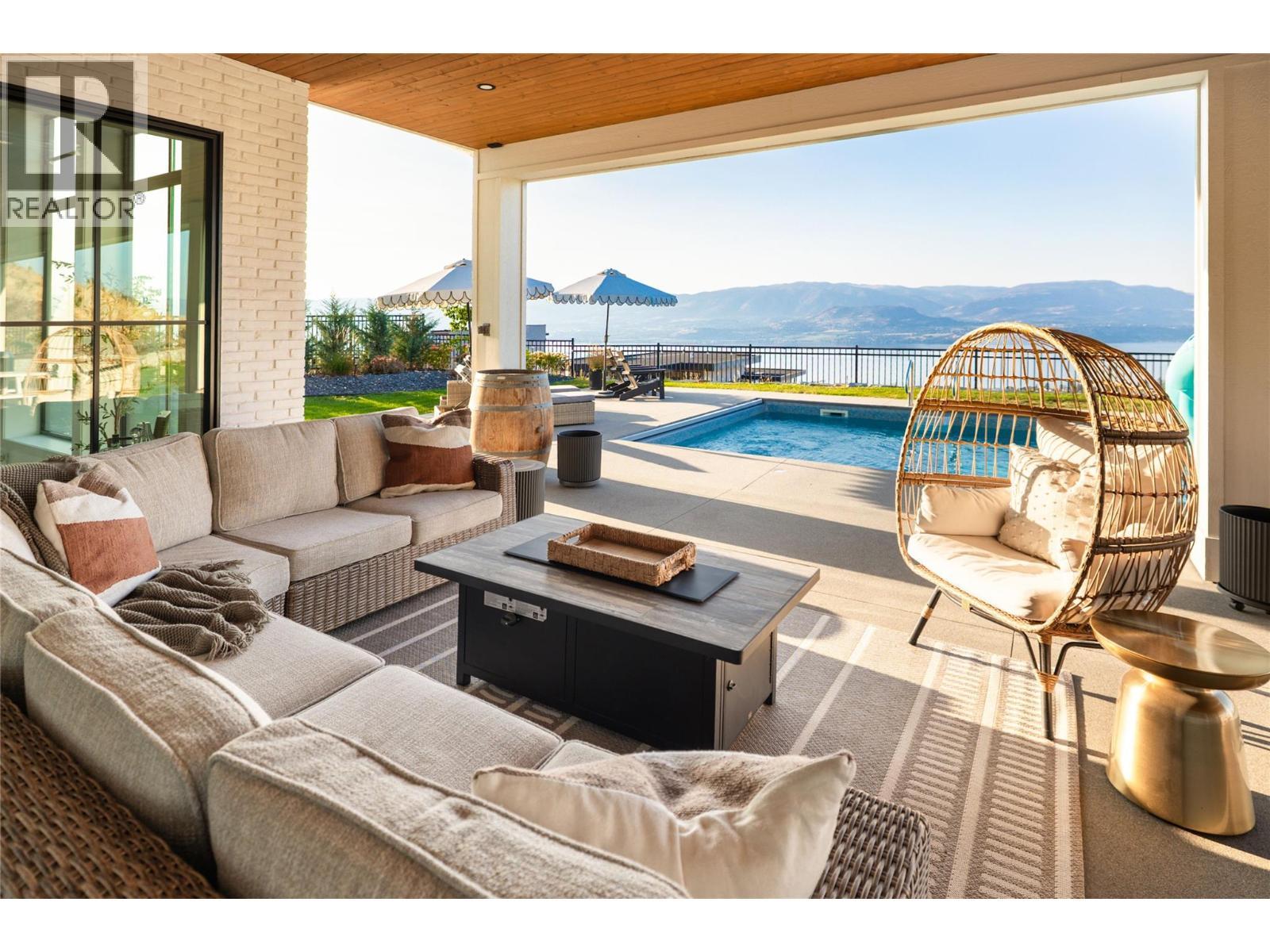 5635 Upper Mission Court, Kelowna, BC - With Exterior