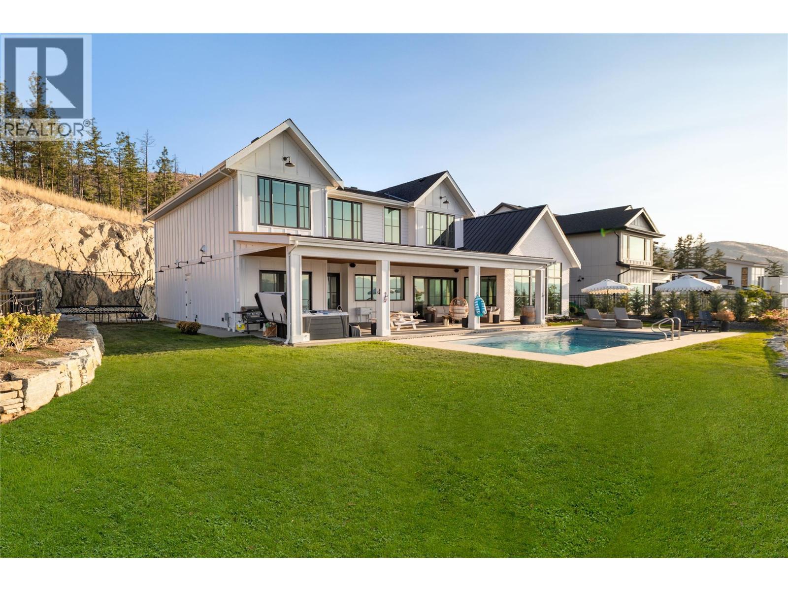 5635 Upper Mission Court, Kelowna, BC - Outdoor With In Ground Pool