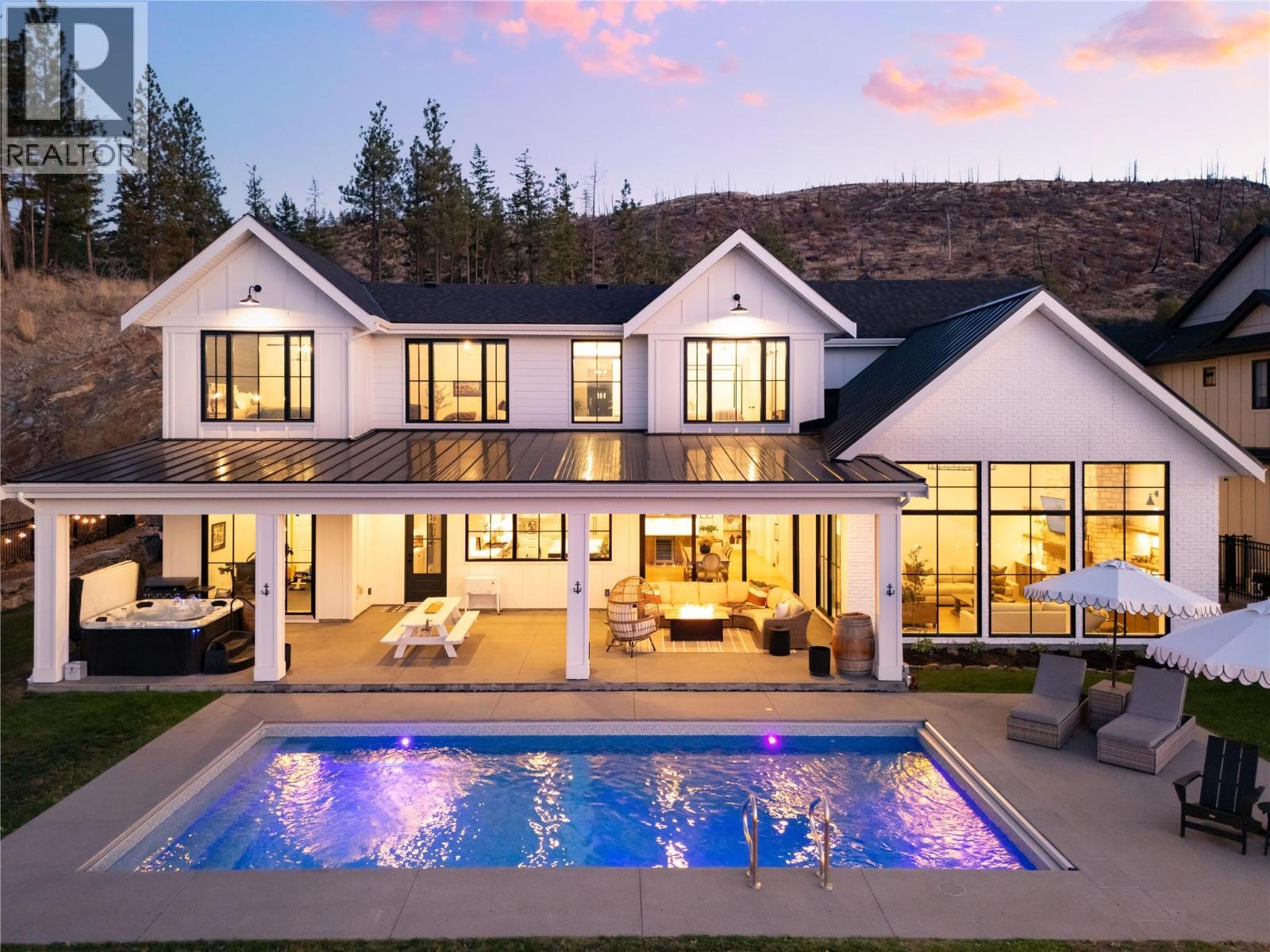 5635 Upper Mission Court, Kelowna, BC - Outdoor With In Ground Pool