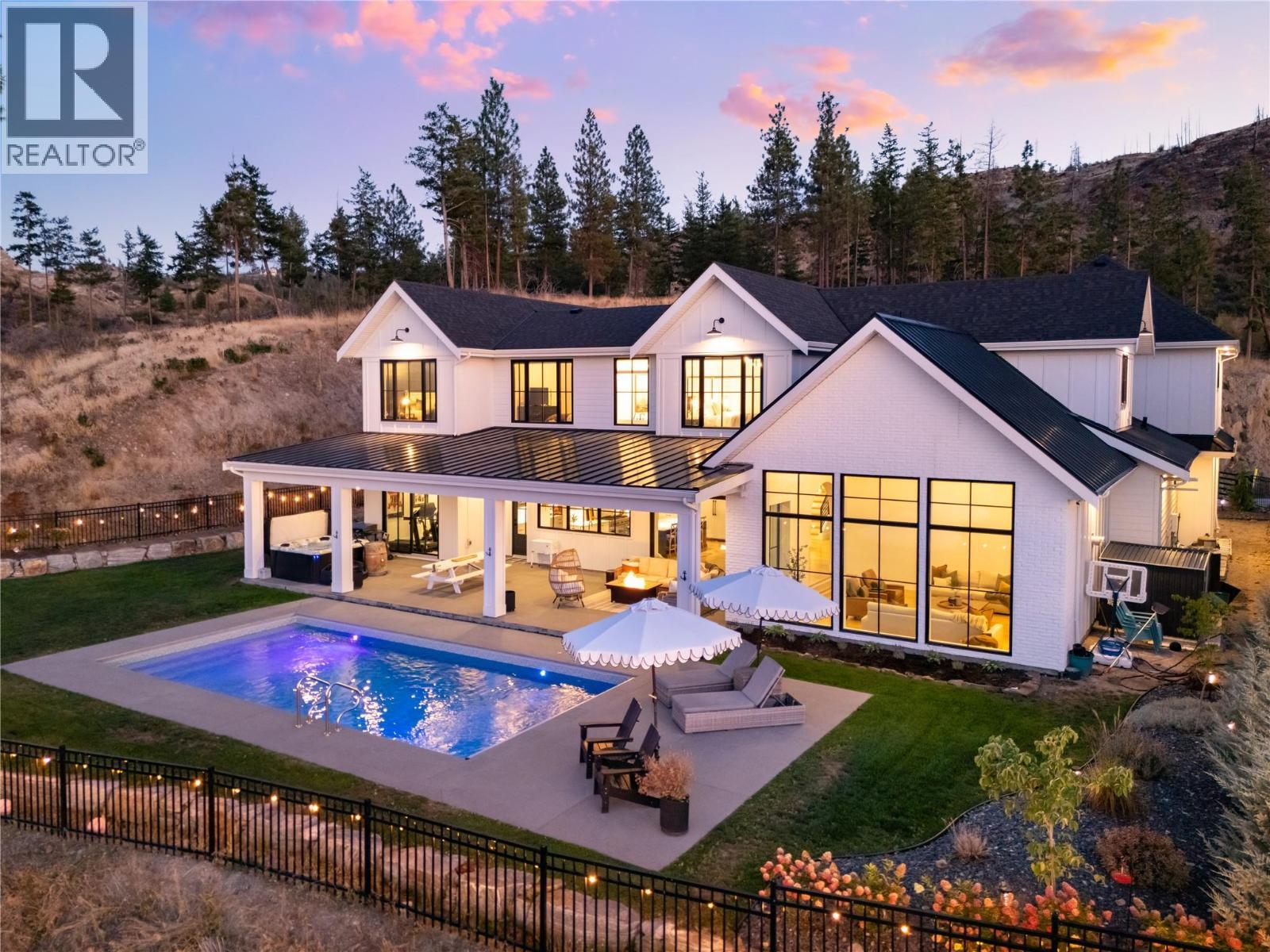 5635 Upper Mission Court, Kelowna, BC - Outdoor With In Ground Pool With Deck Patio Veranda