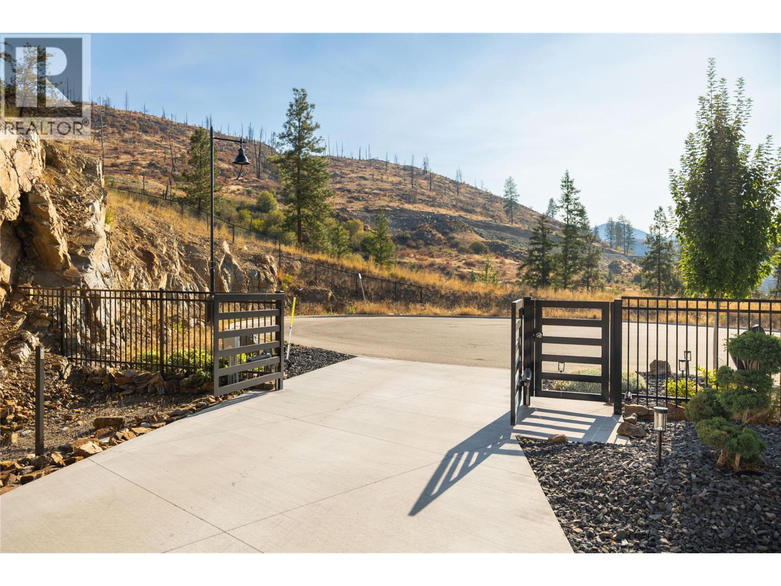 5635 Upper Mission Court, Kelowna, BC - Outdoor