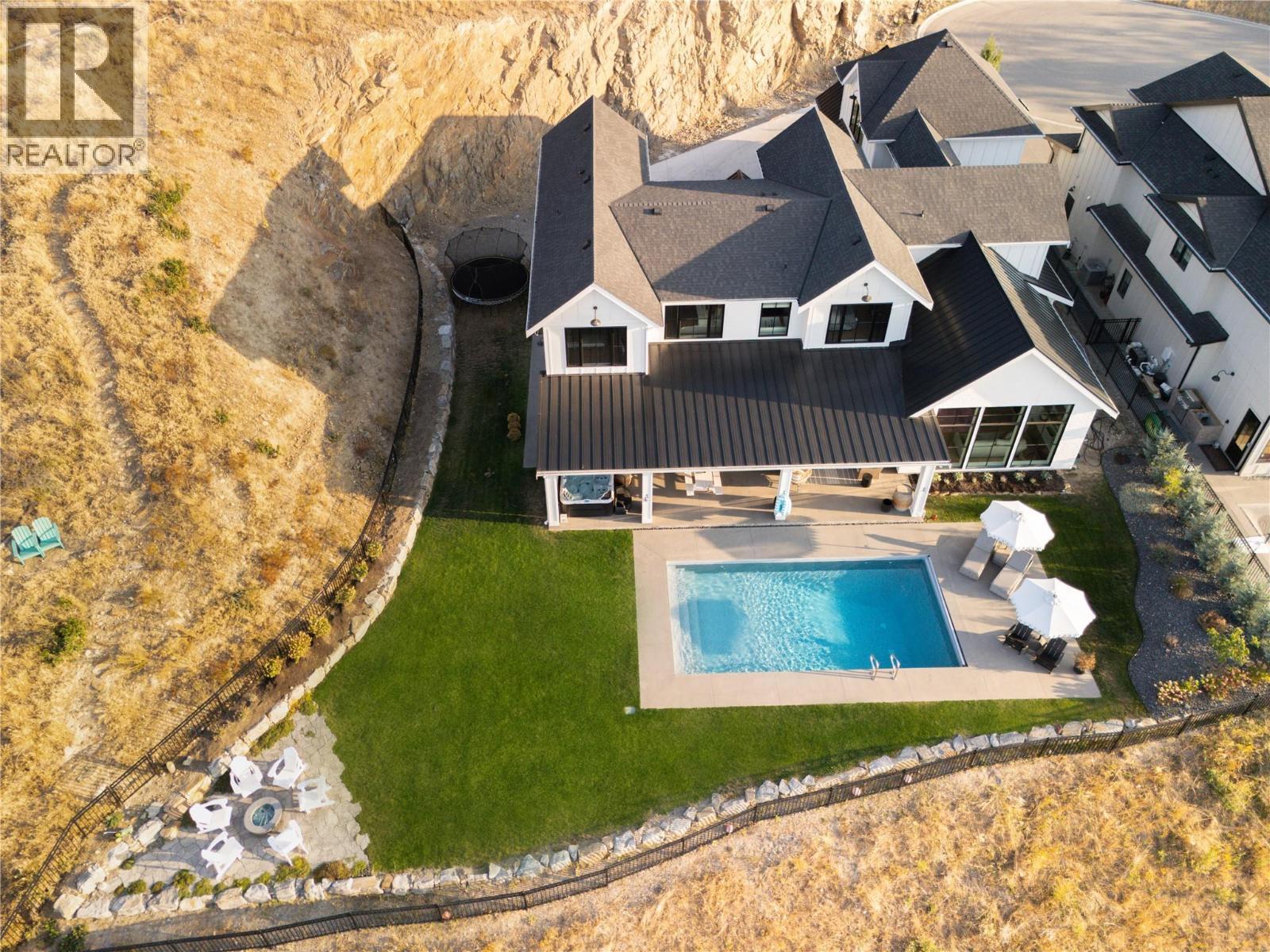 5635 Upper Mission Court, Kelowna, BC - Outdoor With In Ground Pool