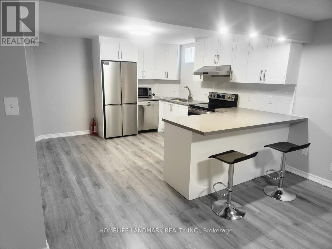 282 Forest Run Boulevard, Vaughan, ON - Indoor Photo Showing Kitchen