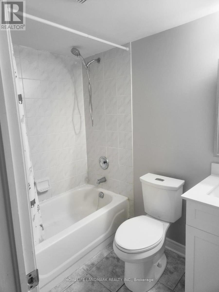 282 Forest Run Boulevard, Vaughan, ON - Indoor Photo Showing Bathroom