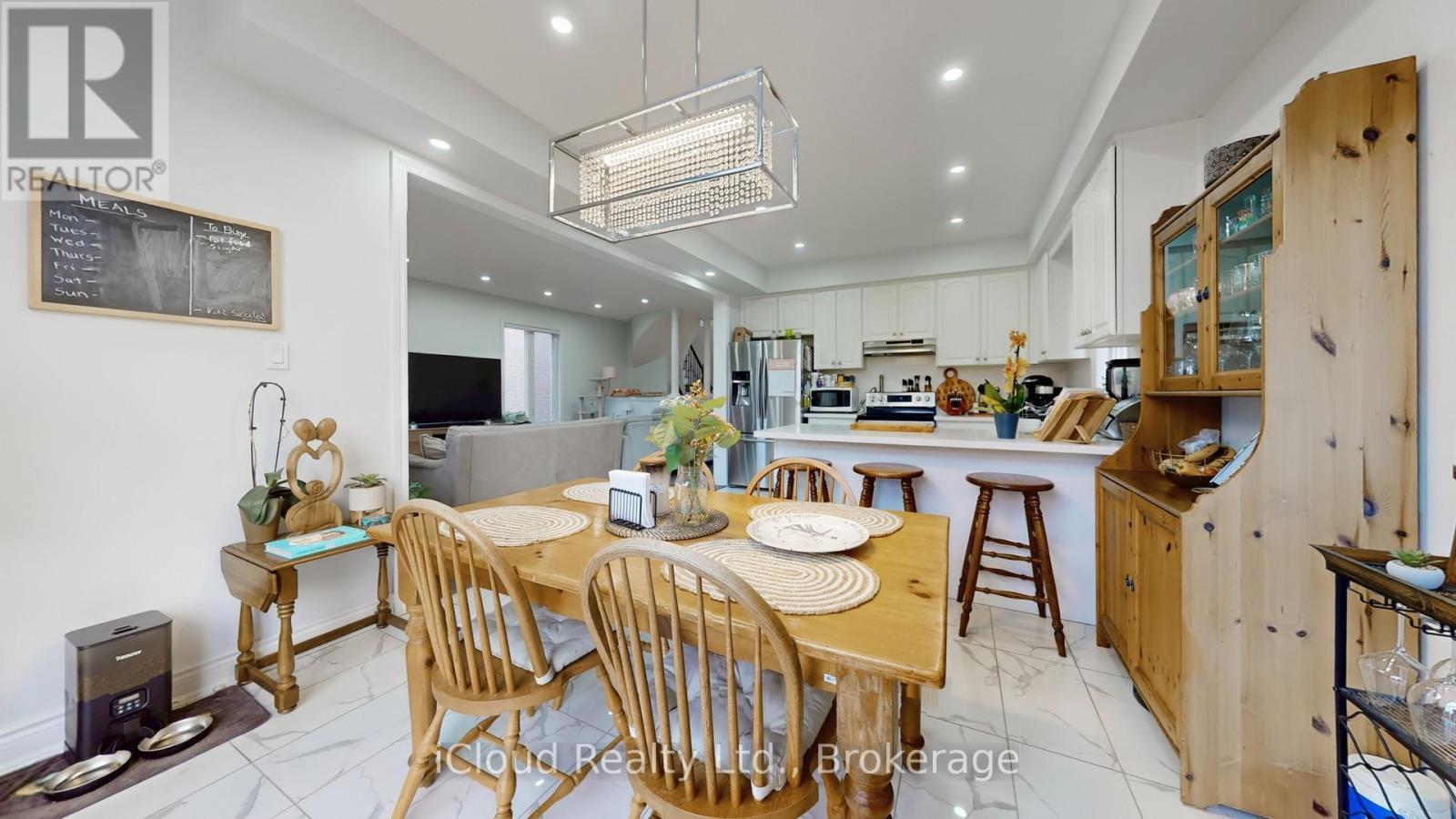 62 Heritage Street, Bradford West Gwillimbury, ON - Indoor Photo Showing Dining Room