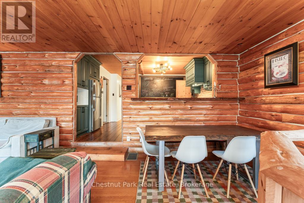893 Relative Road, Armour, ON - Indoor Photo Showing Dining Room