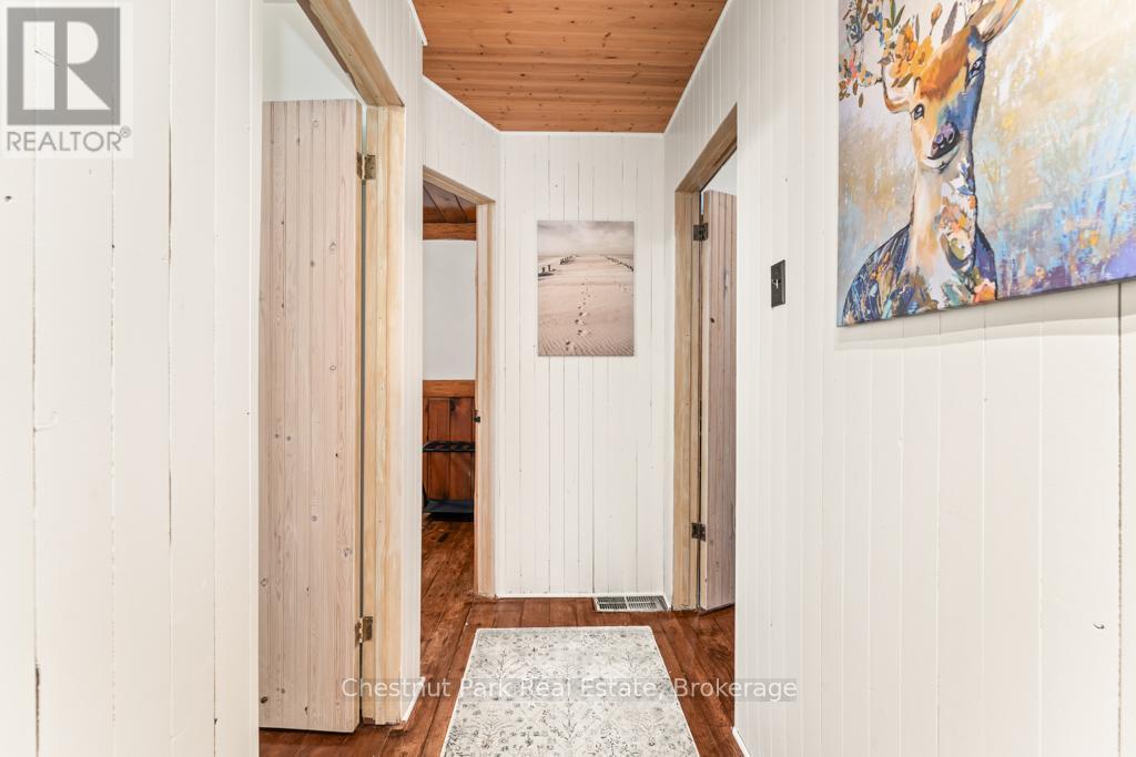 893 Relative Road, Armour, ON - Indoor Photo Showing Other Room