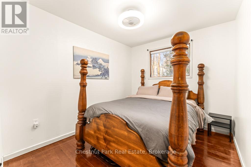 893 Relative Road, Armour, ON - Indoor Photo Showing Bedroom