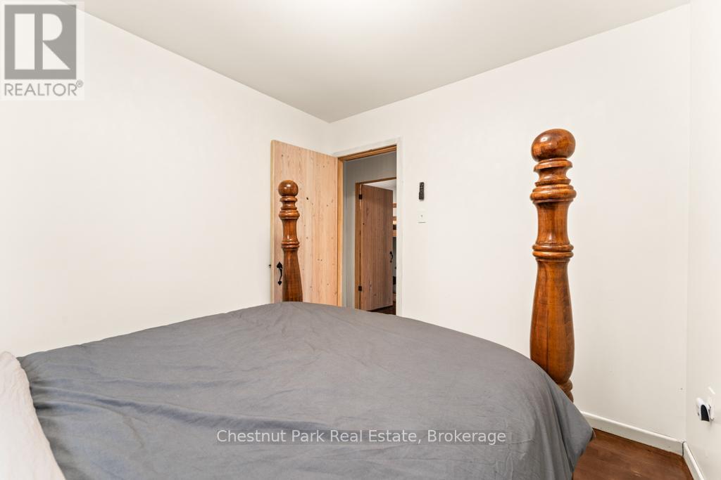 893 Relative Road, Armour, ON - Indoor Photo Showing Bedroom