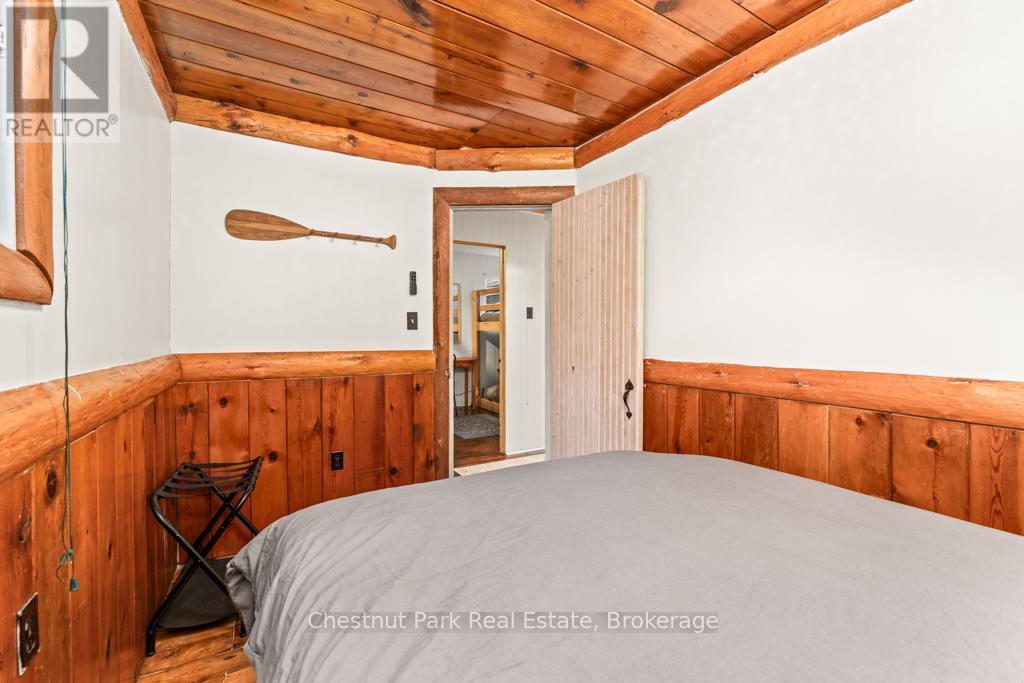 893 Relative Road, Armour, ON - Indoor Photo Showing Bedroom