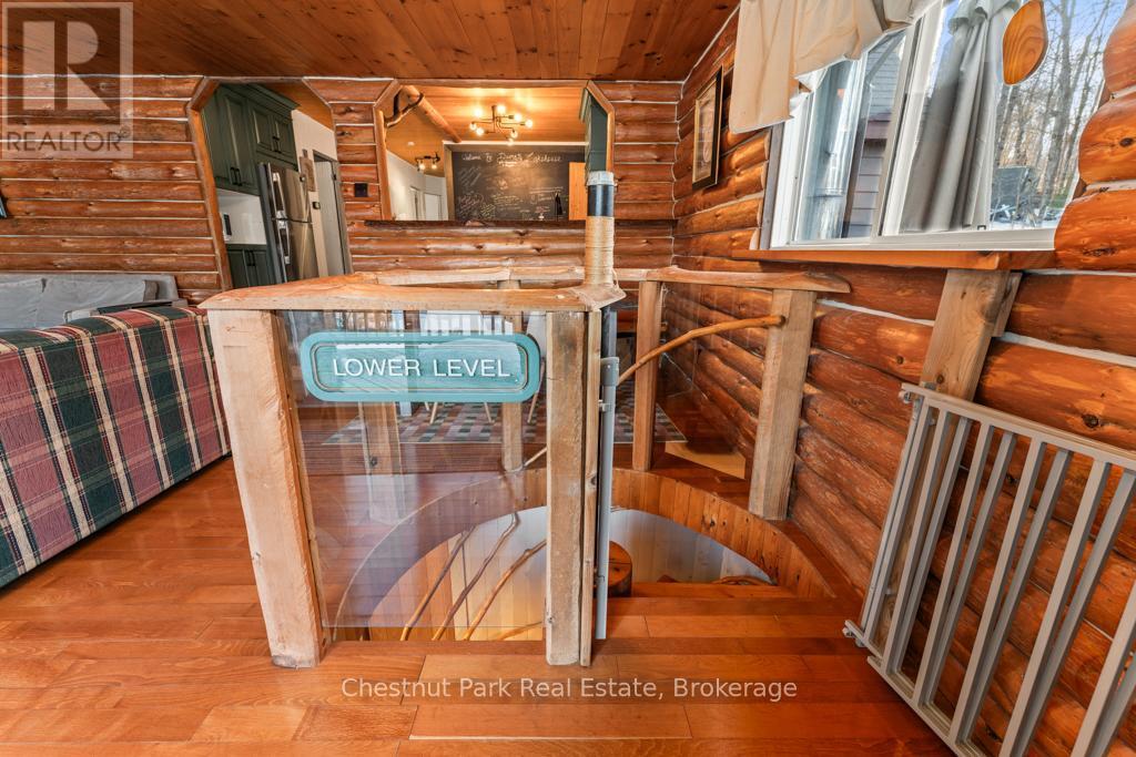 893 Relative Road, Armour, ON - Indoor Photo Showing Other Room