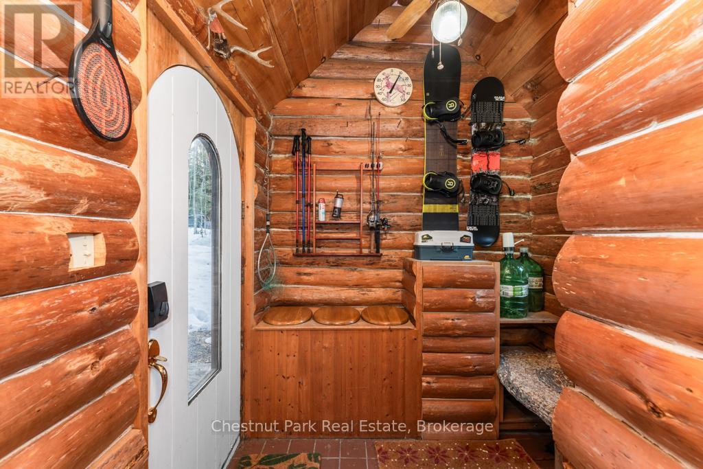 893 Relative Road, Armour, ON - Indoor Photo Showing Other Room