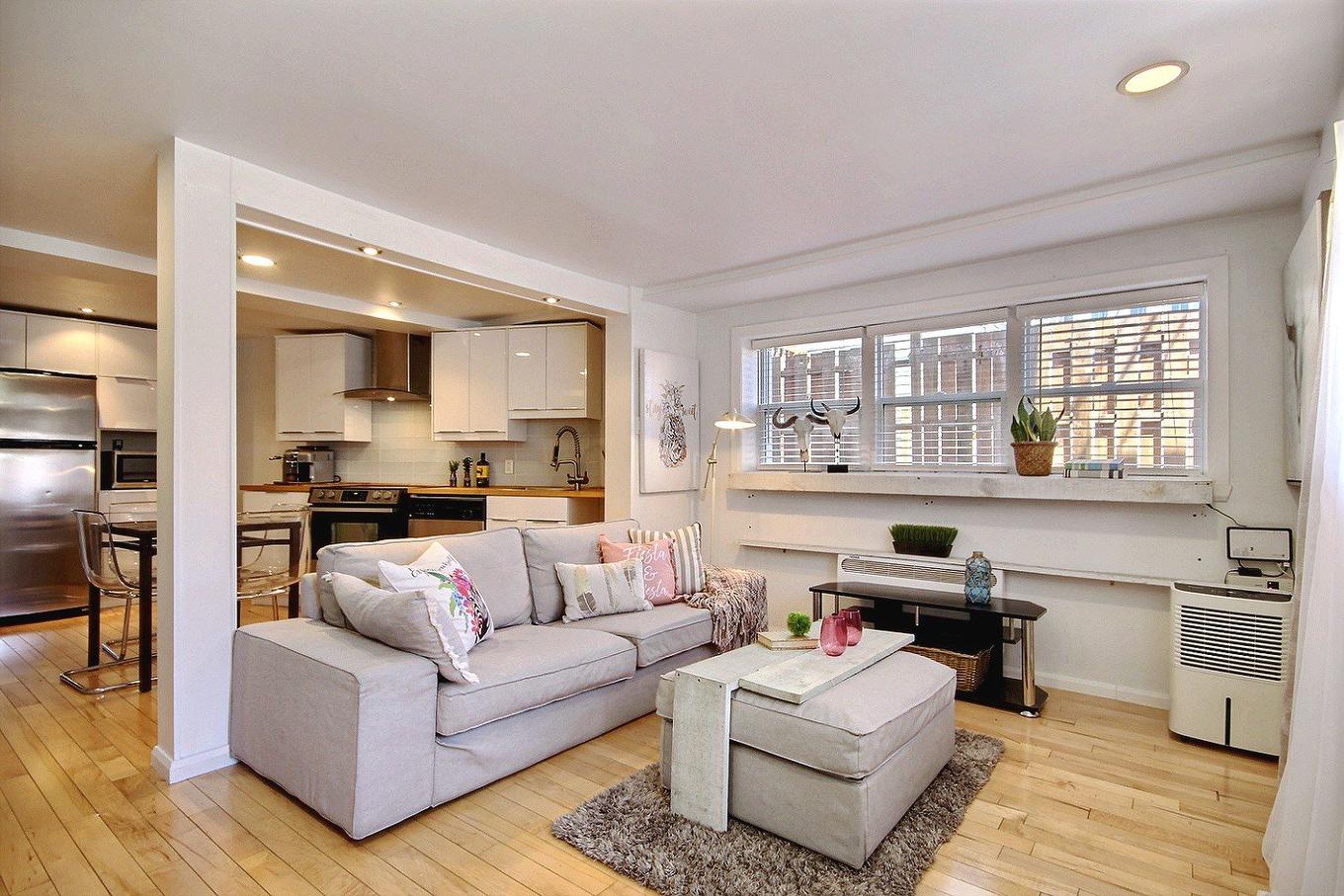 Living room - 523 8E Rue, Québec (La Cité-Limoilou), QC - Indoor Photo Showing Living Room