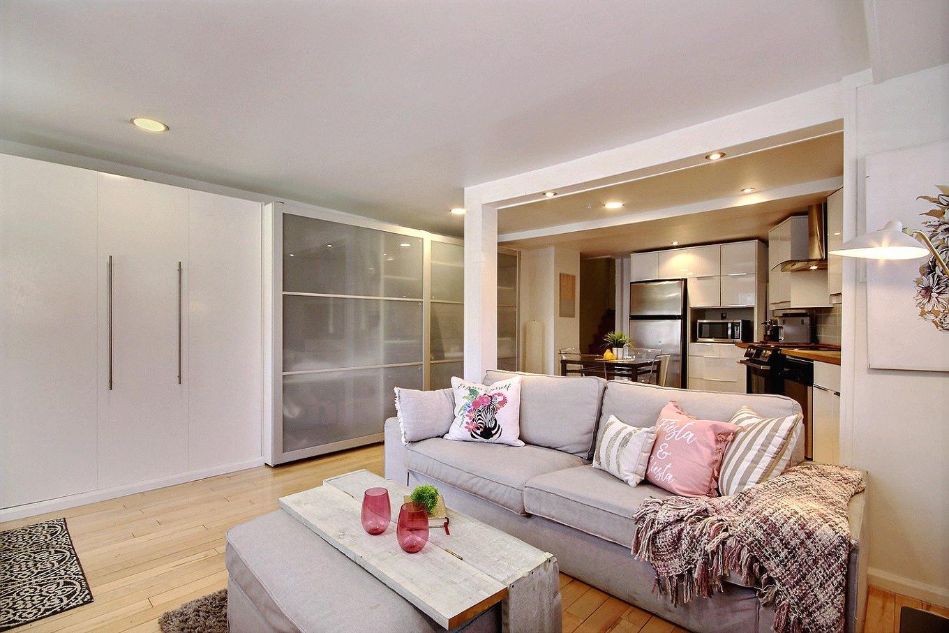 Living room - 523 8E Rue, Québec (La Cité-Limoilou), QC - Indoor Photo Showing Living Room