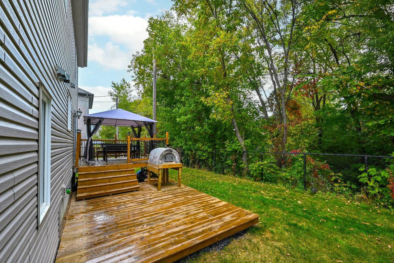 Terrasse - 51 Rue Sicard, Laval (Auteuil), QC - Outdoor
