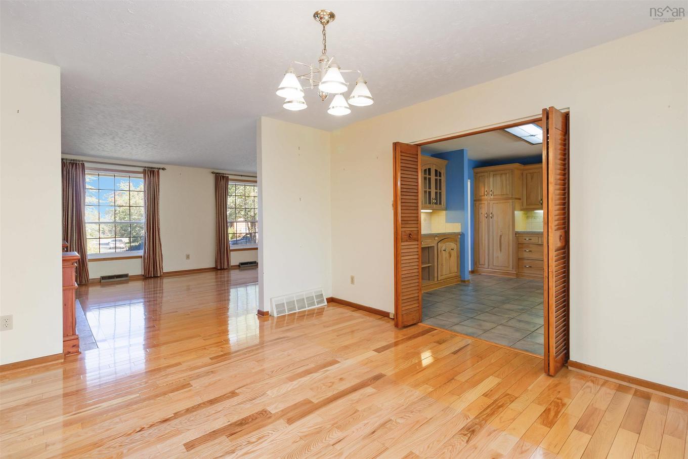 16 Bobolink Street, Halifax, NS