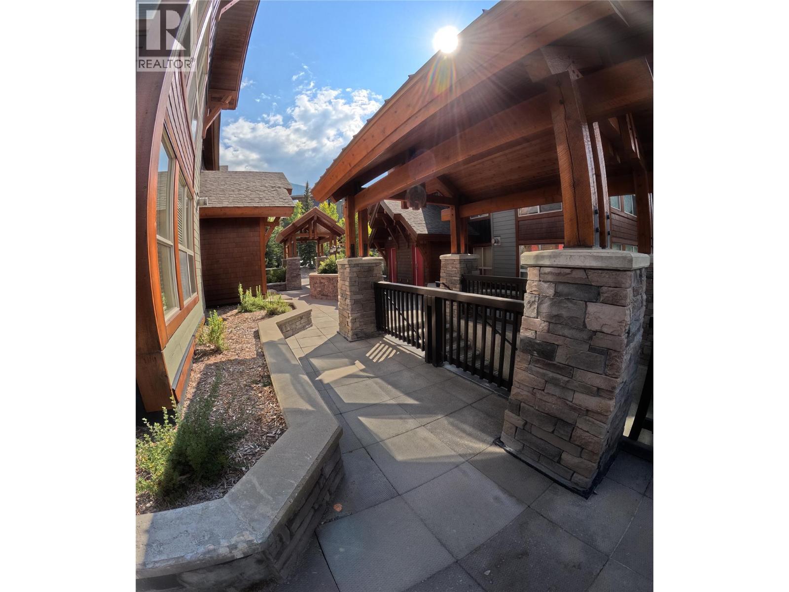 2049 Summit Drive Unit# 212A, Panorama, BC - Outdoor With Exterior